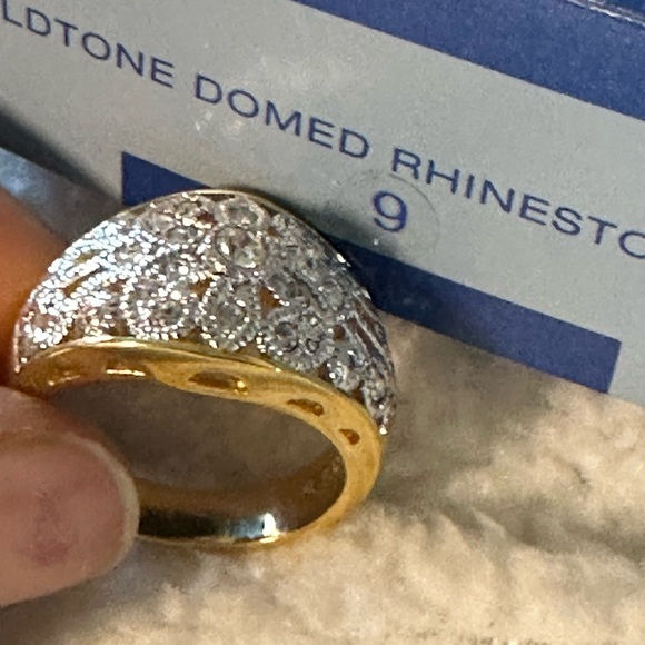 Avon GoldTone Domed Rhinestone Ring